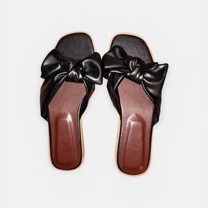 NWT Black Bow Flat Sandals, 9